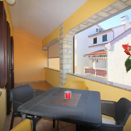 Appartement Idyllisches Nur 700 Meter Zum Mit Balkon, Garten, Wifi