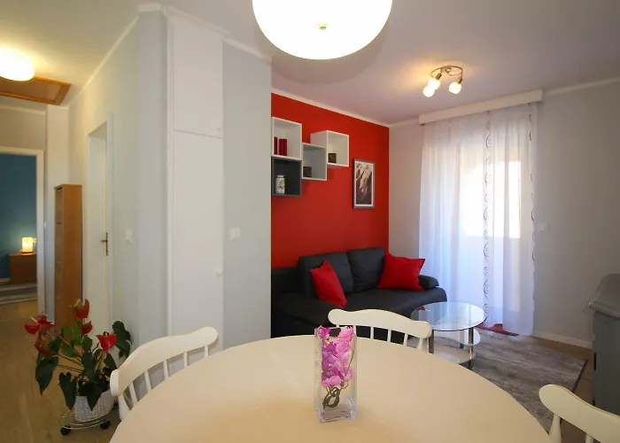 Idyllisches Nur 700 Meter Zum Mit Balkon, Garten, Wifi * פורץ