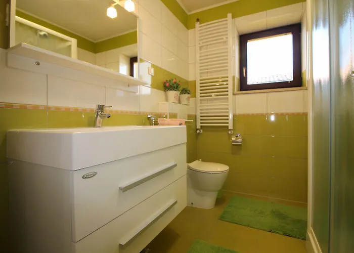 Idyllisches Nur 700 Meter Zum Mit Balkon, Garten, Wifi *