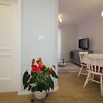Apartment Idyllisches Nur 700 Meter Zum Mit Balkon, Garten, Wifi