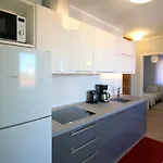 Apartment Idyllisches Nur 700 Meter Zum Mit Balkon, Garten, Wifi