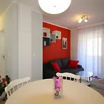 Idyllisches Nur 700 Meter Zum Mit Balkon, Garten, Wifi * Porec