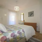Idyllisches Nur 700 Meter Zum Mit Balkon, Garten, Wifi Apartment