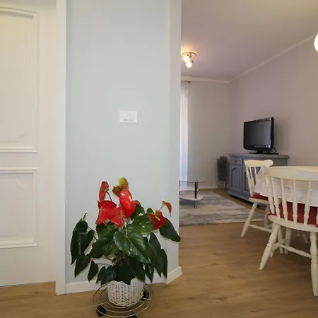 דירה Idyllisches Nur 700 Meter Zum Mit Balkon, Garten, Wifi
