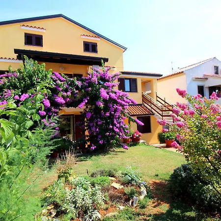 Idyllisches Nur 700 Meter Zum Mit Balkon, Garten, Wifi *