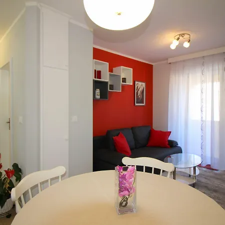 Idyllisches Nur 700 Meter Zum Mit Balkon, Garten, Wifi * פורץ