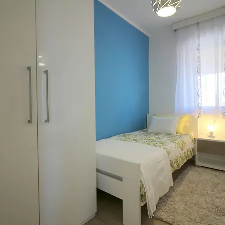 Idyllisches Nur 700 Meter Zum Mit Balkon, Garten, Wifi Appartamento *