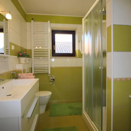 דירה Idyllisches Nur 700 Meter Zum Mit Balkon, Garten, Wifi פורץ