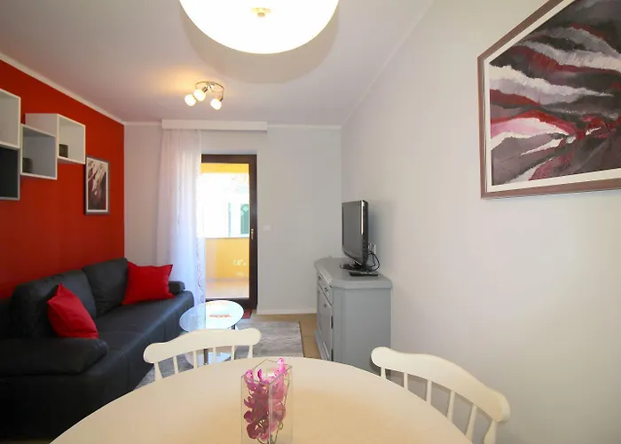 Appartamento Idyllisches Nur 700 Meter Zum Mit Balkon, Garten, Wifi *