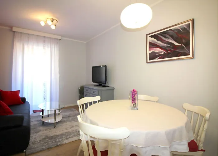 Idyllisches Nur 700 Meter Zum Mit Balkon, Garten, Wifi